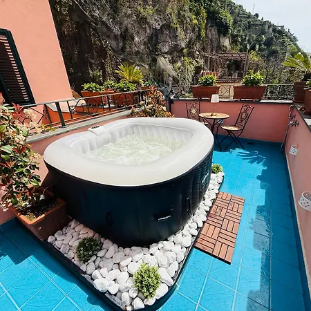 La Maison Rose 3*