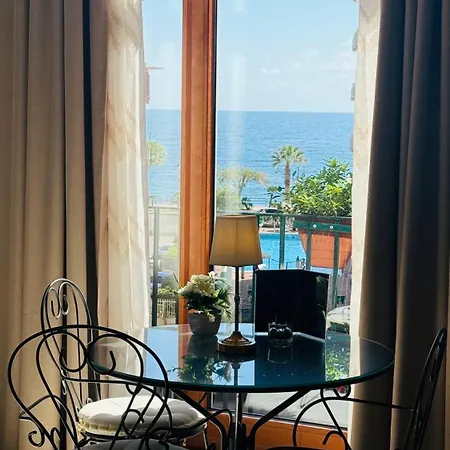 Гостевой дом La Maison Rose 3*